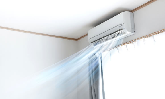 機器周辺は、物を置かず空気を通りやすく。
