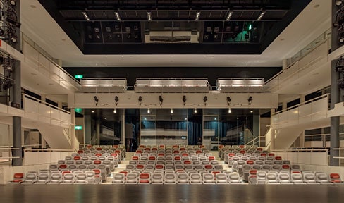 白のホール