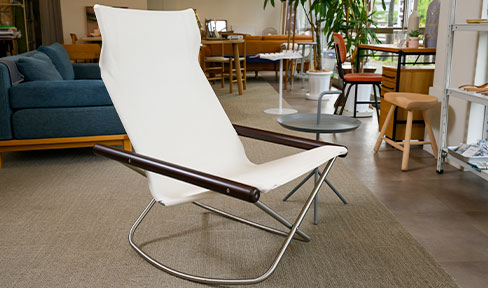 「Nychair X™（ニーチェアエックス）」の一人掛けチェア