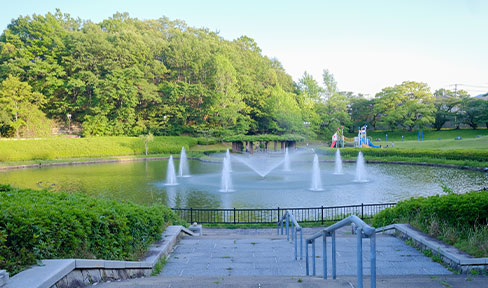 公園1周約380mのウォーキングコースも設計されている。