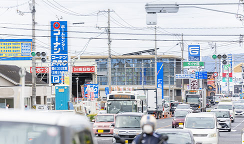 交通の便が良く、車での移動がスムーズ
