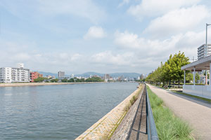 元安川河川敷