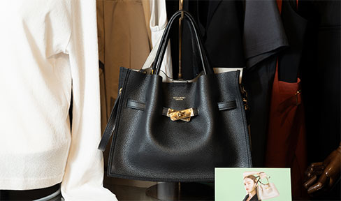 「VIOLAd'ORO（ヴィオラドーロ）」のバッグ